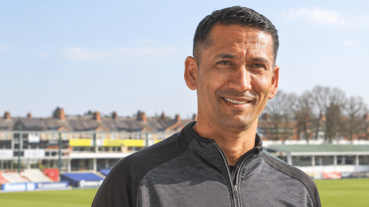 Alfonso Thomas cricket portrait, right-side angle.